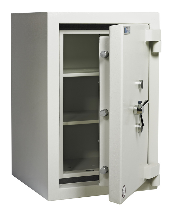 Dudley Safes Europa Grade 5 - Size 2